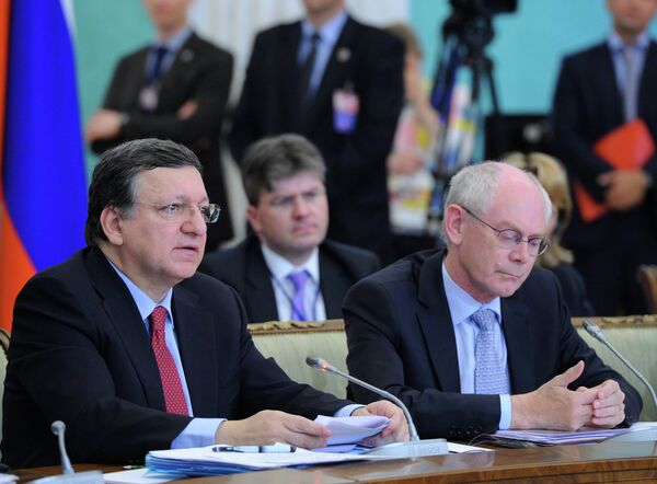 José Manuel Barroso et Herman Van Rompuy lors d'une session plénière du sommet Russie-UE - Sputnik Afrique