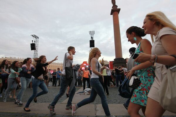 Images de la fête des Voiles écarlates à Saint-Pétersbourg - Sputnik Afrique
