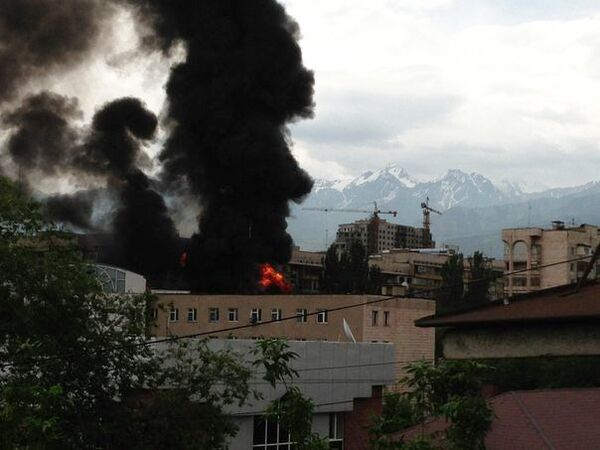 Violent incendie dans le centre d'Almaty - Sputnik Afrique