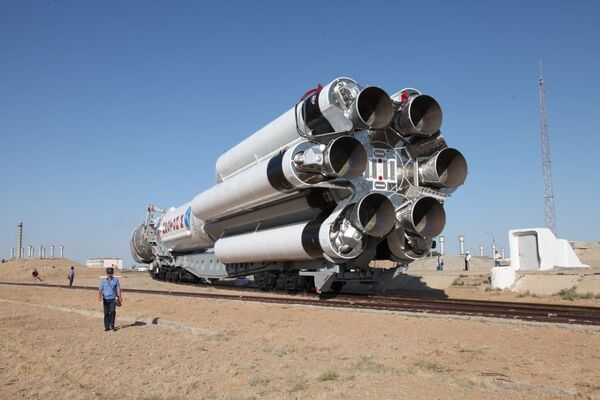 Un lanceur russe Proton - Sputnik Afrique