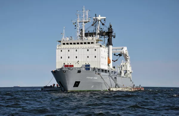 Poutine: plongée en mer Baltique vers l'épave d'une frégate russe Poutine: plongée en mer Baltique vers l'épave d'une frégate russe - Sputnik Afrique