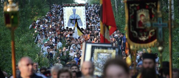 Крестный ход в память о гибели семьи царя Николая II в Екатеринбурге - Sputnik Afrique