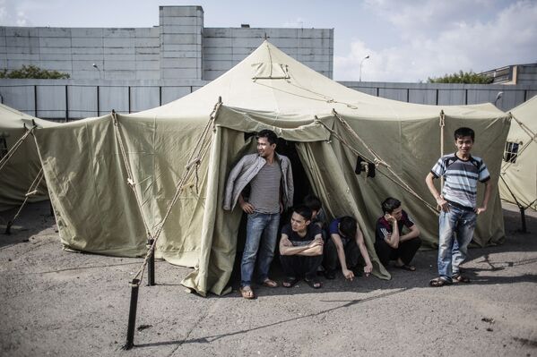 Un campement pour immigrants clandestins à Moscou - Sputnik Afrique