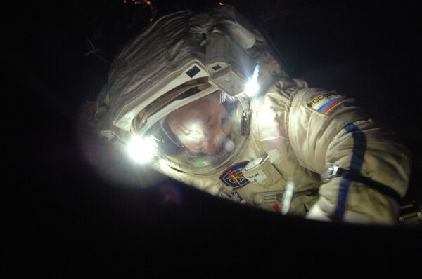 Alexandre Missourkine sur la surface de l'ISS - Sputnik Afrique