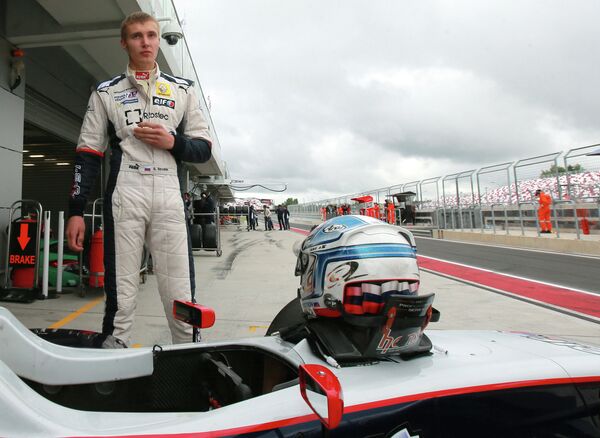 Formule 1: le Russe Sirotkin titularisé chez Sauber en 2014 - Sputnik Afrique