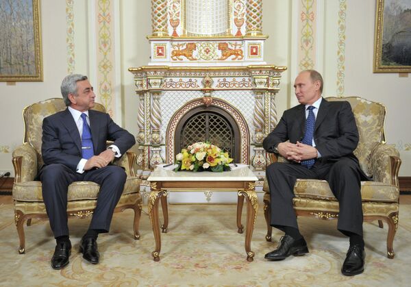 Serge Sargsian (à gauche) et Vladimir Poutine - Sputnik Afrique