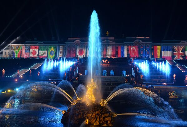 Peterhof: un show aquatique impressionnant pour les leaders du G20 - Sputnik Afrique