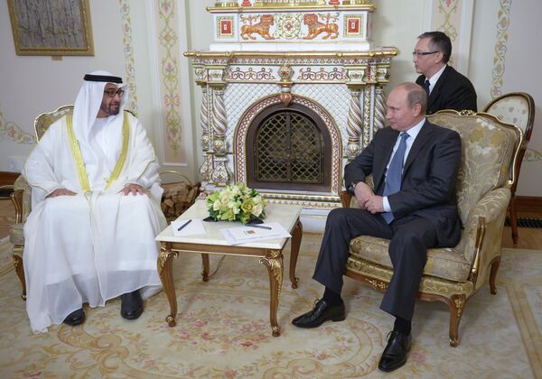 Mohammed ben Zayed Al Nahyan et Vladimir Poutine - Sputnik Afrique