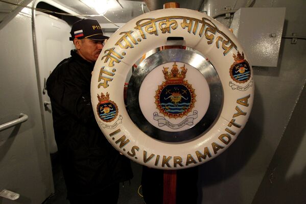 La Russie remet à l'Inde le porte-avions Vikramaditya - Sputnik Afrique