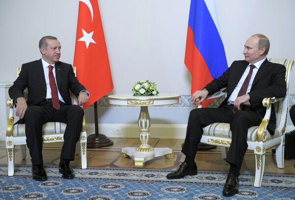 Président russe Vladimir Poutine et le premier ministre turc Recep Tayyip Erdogan (archives) - Sputnik Afrique