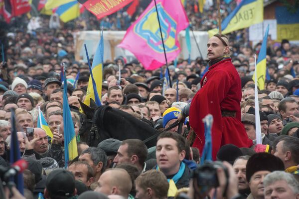 Manifestation sur la Place de l'Indépendance à Kiev - Sputnik Afrique
