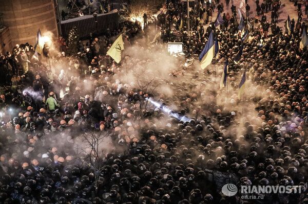 Kiev: tête-à-tête entre police et manifestants - Sputnik Afrique