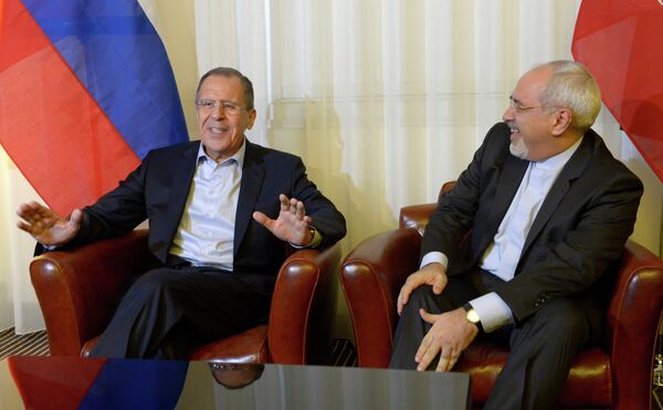 Le ministre russe des Affaires étrangères Sergueï Lavrov avec son homologue iranien Javad Zarif - Sputnik Afrique