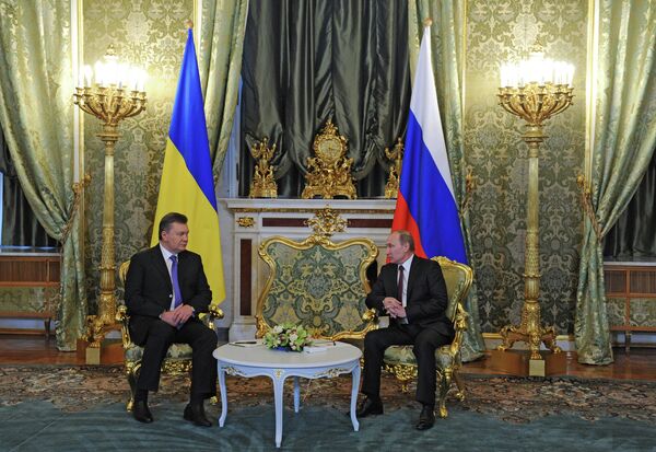 Les présidents ukrainien et russe Viktor Ianoukovitch et Vladimir Poutine - Sputnik Afrique