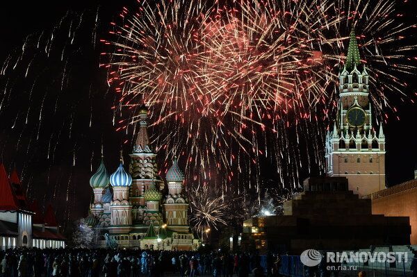 Le Nouvel An célébré en Russie - Sputnik Afrique
