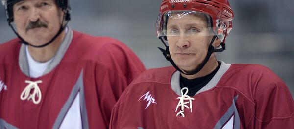 Poutine et Loukachenko s'imposent face aux stars du hockey Poutine et Loukachenko s'imposent face aux stars du hockey - Sputnik Afrique