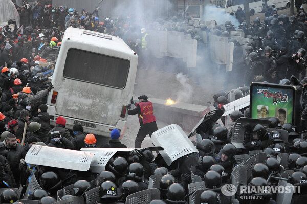 Nouvelle vague de violences à Kiev - Sputnik Afrique