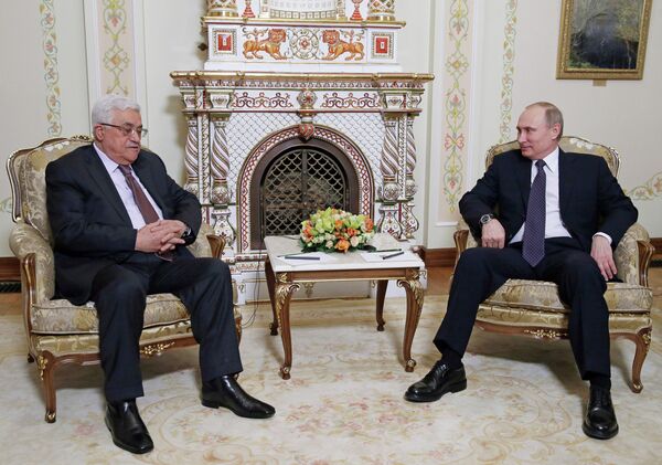 Abbas complimente Poutine pour des succès internationaux de la Russie - Sputnik Afrique