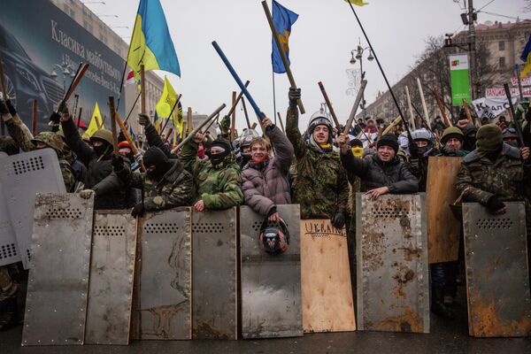 Ukraine: les USA financent l'opposition pour affaiblir la Russie (expert) - Sputnik Afrique