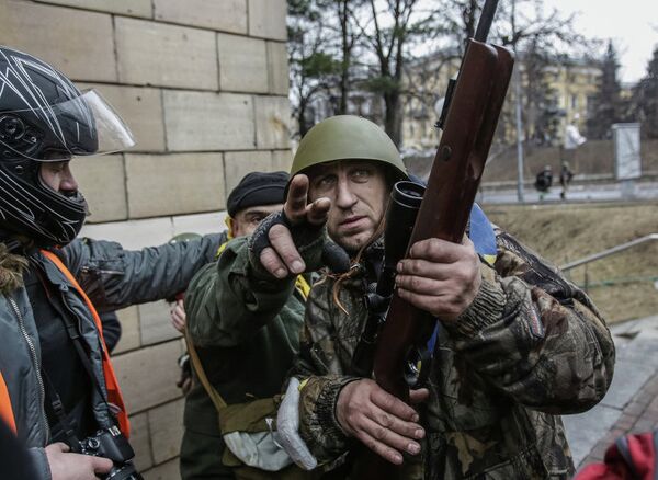 L'Ukraine s'enfonce dans le chaos L'Ukraine s'enfonce dans le chaos - Sputnik Afrique