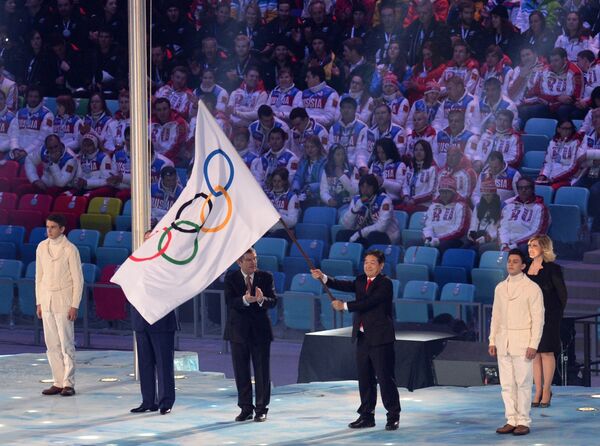 JO de Sotchi/clôture: le drapeau olympique transmis au maire de Pyeongchang - Sputnik Afrique