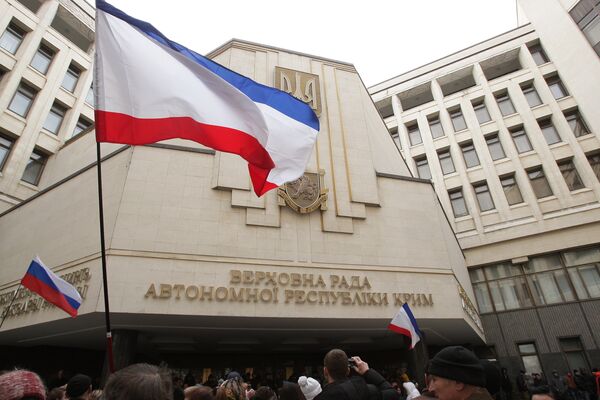 Crimée: le parlement adopte une déclaration d'indépendance vis-à-vis de Kiev - Sputnik Afrique