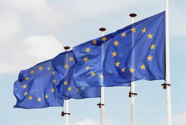 Ukraine: pas de rupture des liens économiques UE-Russie (Willy Claes) - Sputnik Afrique