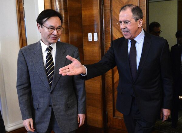 Russie-Japon: aucun facteur extérieur ne doit entraver la coopération (Lavrov) - Sputnik Afrique