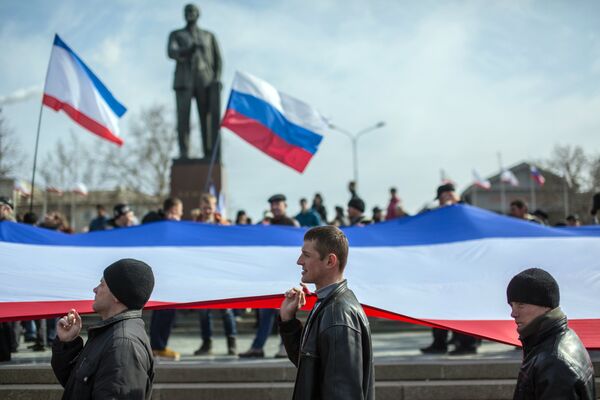 Moscou veut protéger les Russes de l'étranger face aux nationalistes - Sputnik Afrique