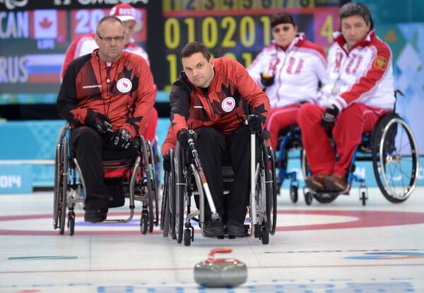 Match de curling en fauteuil roulant Canada-Russie - Sputnik Afrique