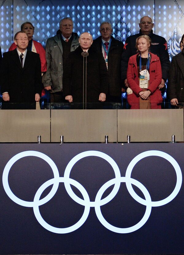 Ban Ki-moon et Vladimir Poutine lors de la cérémonie d'ouverture des Jeux Olympiques d'hiver à Sotchi XXII - Sputnik Afrique