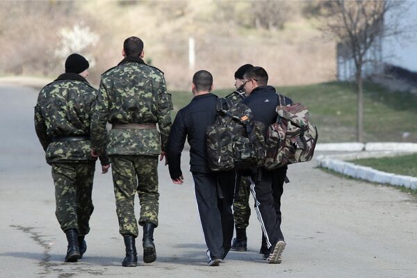 Crimée: la plupart des militaires ukrainiens refusent de quitter la presqu'île - Sputnik Afrique
