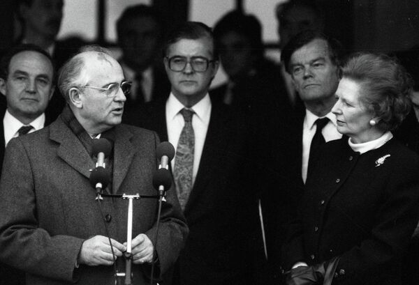 Dernier dirigeant de l'URSS Mikhaïl Gorbatchev et la première ministre britannique Margaret Thatcher (Archives) - Sputnik Afrique