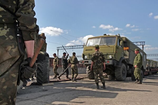 L'armée ukrainienne retire ses blindés de Crimée - Sputnik Afrique