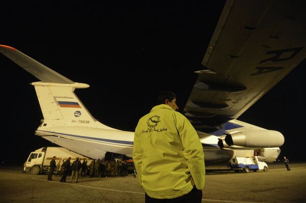 Le ministère russe des Situations d'urgence (MSU) a envoyé un nouveau lot d'aide humanitaire à la Syrie à bord d'un Il-76 - Sputnik Afrique
