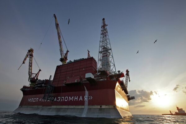 La plateforme pétrolière russe Prirazlomnaya en Arctique - Sputnik Afrique