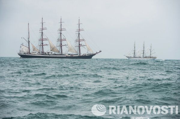 Mer Noire: la régate de gros voiliers arrive à Sotchi - Sputnik Afrique