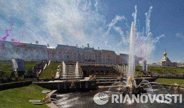 Ouverture de la saison des fontaines à Peterhof - Sputnik Afrique