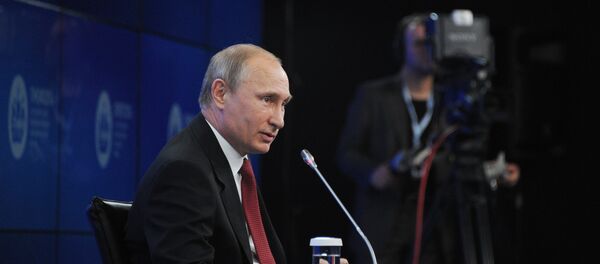 В.Путин принимает участие в работе ПМЭФ в Санкт-Петербурге - Sputnik Afrique
