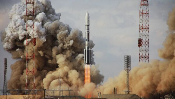 Tir d'un lanceur Proton-M - Sputnik Afrique
