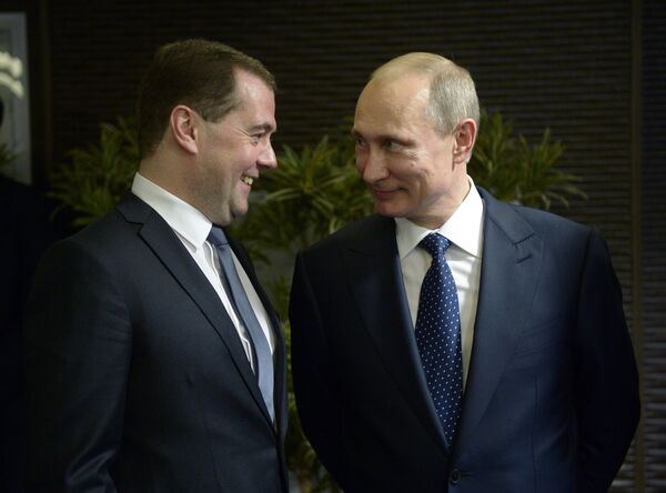 Dmitri Medvedev et Vladímir Putin - Sputnik Afrique