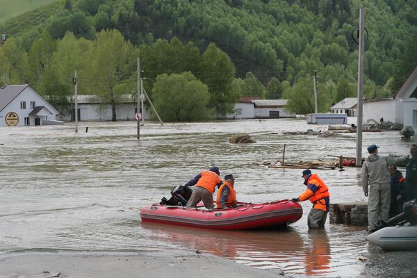 Sibérie/crues: 7.000 maisons inondées, vaste opération de secours (MSU) - Sputnik Afrique