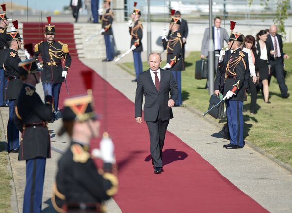 Le président russe Vladimir Poutine arrive en France - Sputnik Afrique