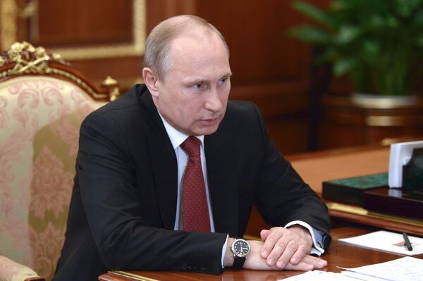 Le président Vladimir Poutine soutient la décision de Piotr Porochenko de suspendre les hostilités dans le sud-est de l’Ukraine - Sputnik Afrique
