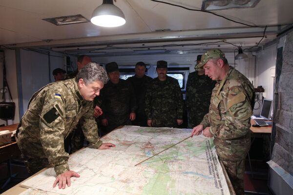 Porochenko annonce la fin du cessez-le-feu en Ukraine - Sputnik Afrique