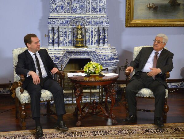 Dmitri Medvedev et Mahmoud Abbas - Sputnik Afrique