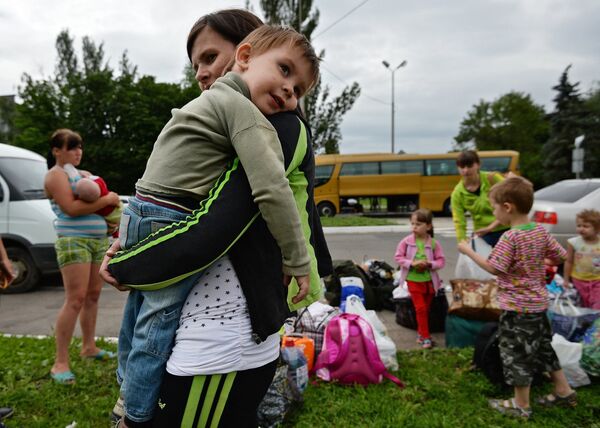 Ukraine: la Russie pourrait inviter les pays voisins à accueillir des réfugiés - Sputnik Afrique
