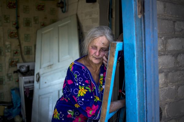 Une habitante du village de Louganskaïa victime des frappes aériennes de l'armée ukrainienne Une habitante du village de Louganskaïa victime des frappes aériennes de l'armée ukrainienne - Sputnik Afrique