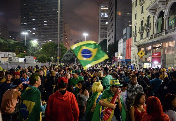 Mondial: le Brésil sous le choc après une défaite historique - Sputnik Afrique