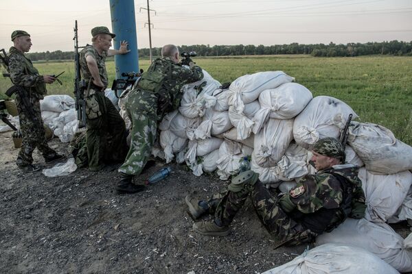 Donetsk: 300 militaires ukrainiens font défection (insurgés) - Sputnik Afrique